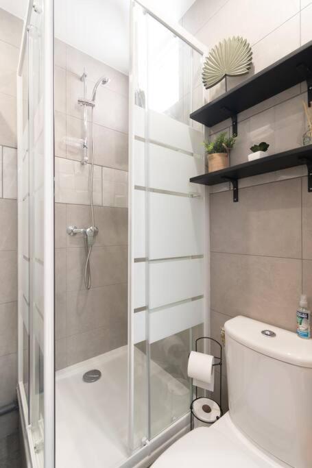 Parisian & Chic Appartement -15 Min From Paris Center Іврі-сюр-Сен Екстер'єр фото
