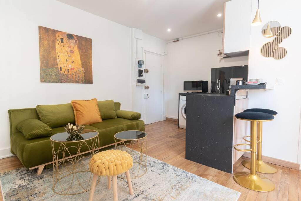 Parisian & Chic Appartement -15 Min From Paris Center Іврі-сюр-Сен Екстер'єр фото